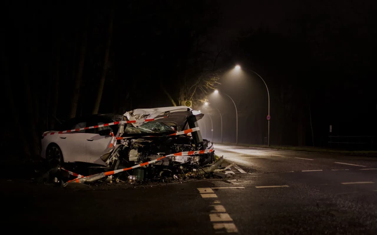 A documented nighttime collision scene representing the serious matters Finnjury reviews.